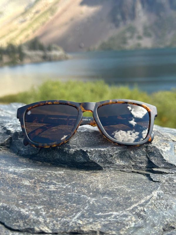 distant brewing hikrs sunglasses mammoth lakes